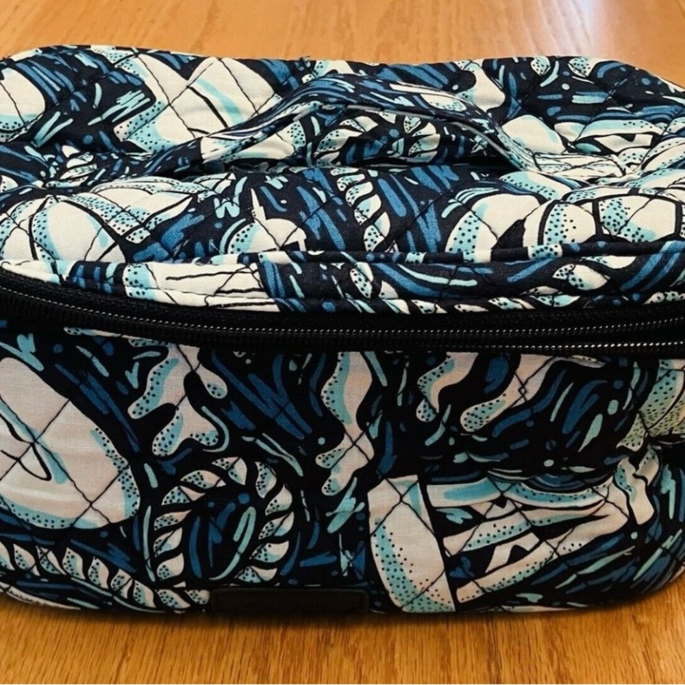 NEW Vera Bradley Train Case Beach Theme Shore Enough Makeup Cosmetic Jewelry Bag